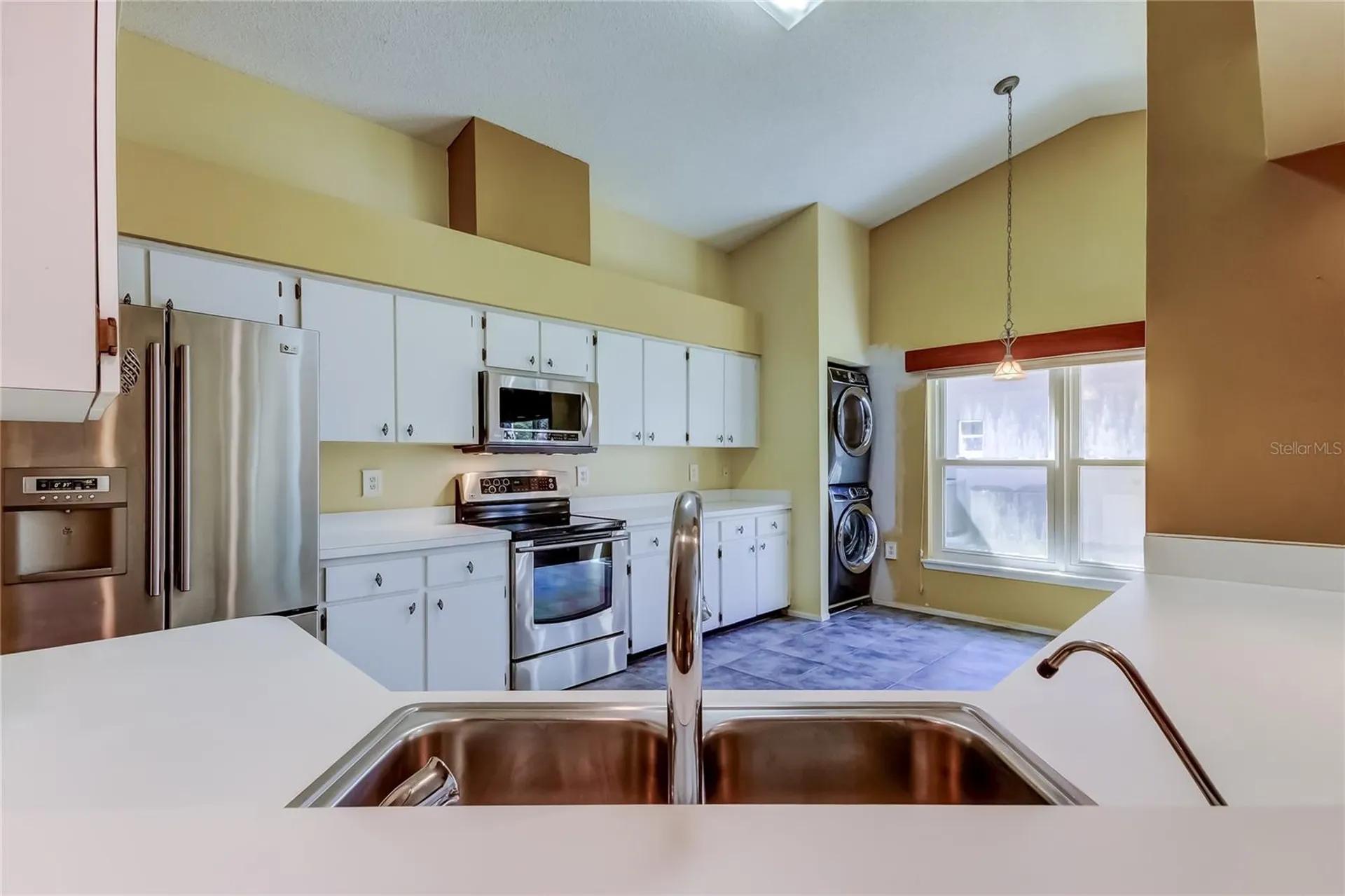 1795 Bayhill Drive Oldsmar FL 34677
