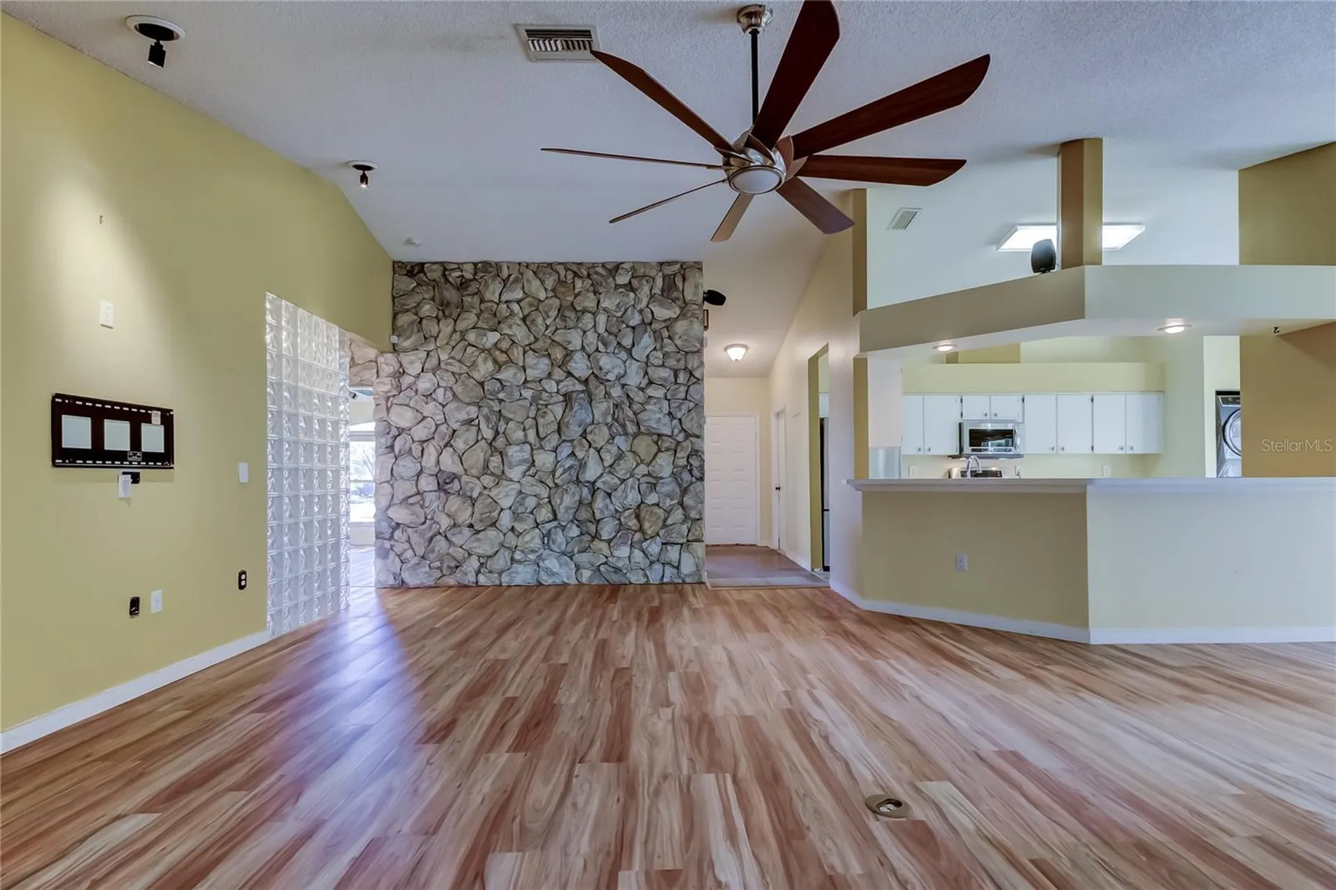 1795 Bayhill Drive Oldsmar FL 34677