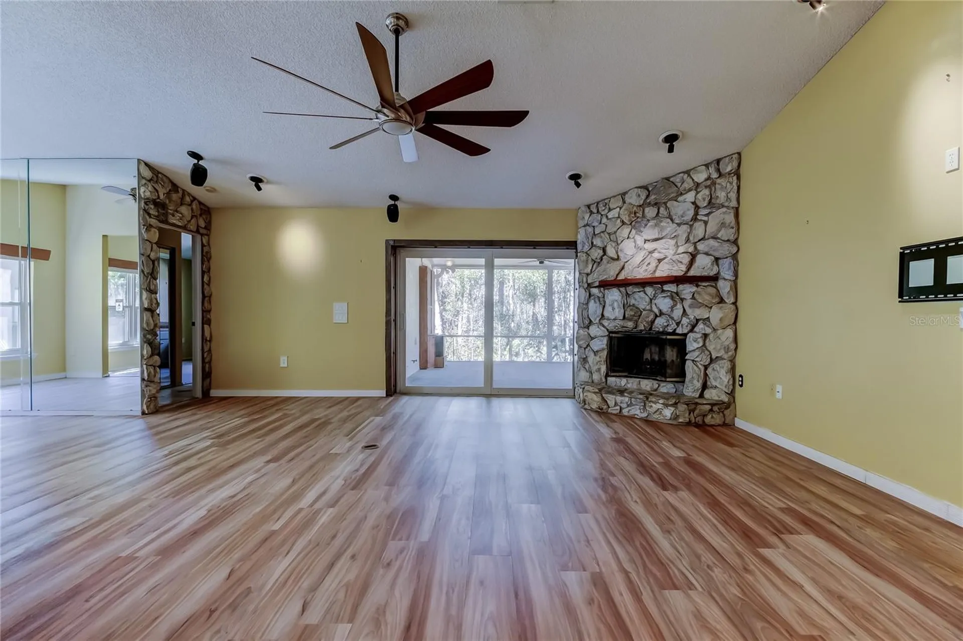 1795 Bayhill Drive Oldsmar FL 34677
