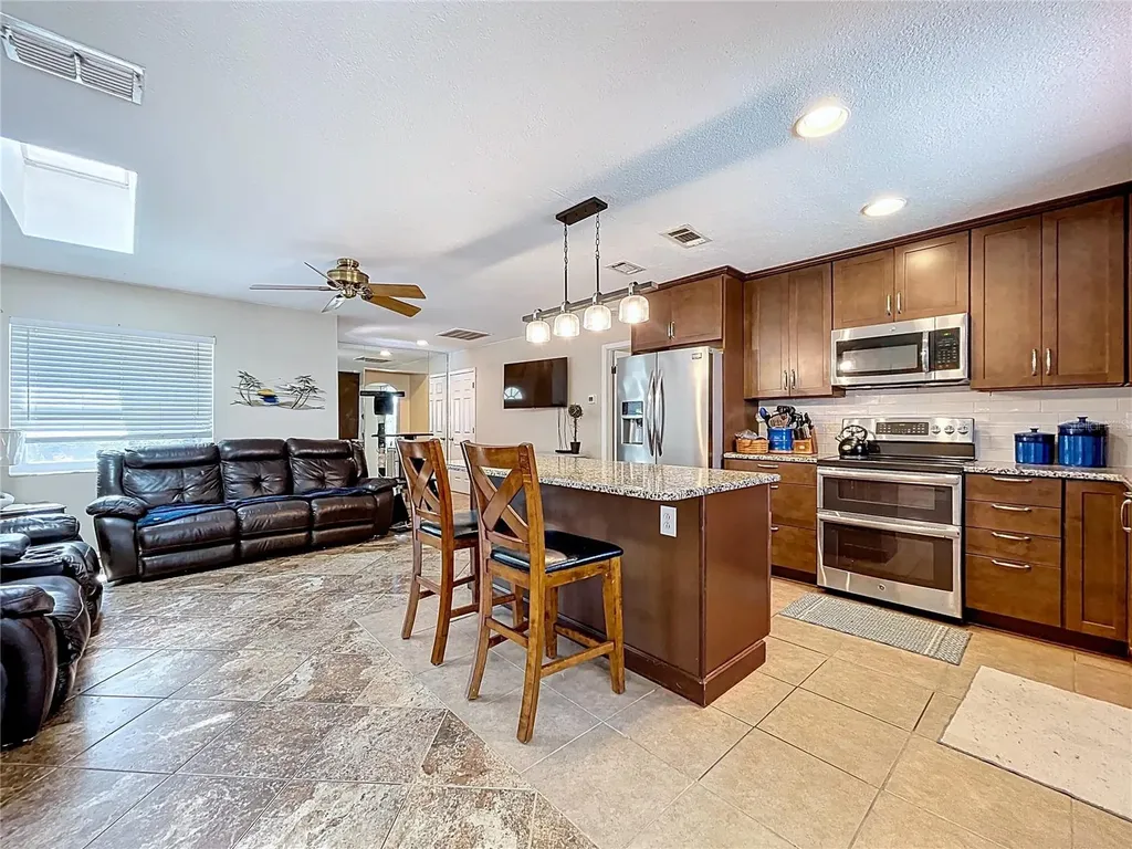 1704 Hibiscus Circle N Oldsmar FL 34677