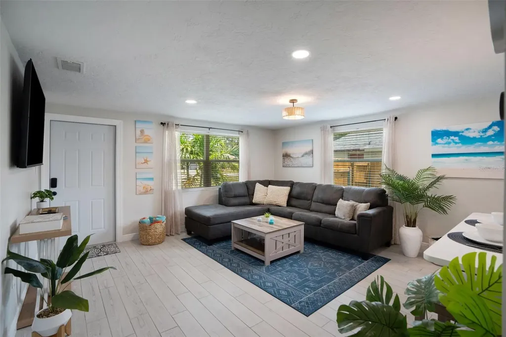 1004 67th Avenue W Bradenton FL 34207