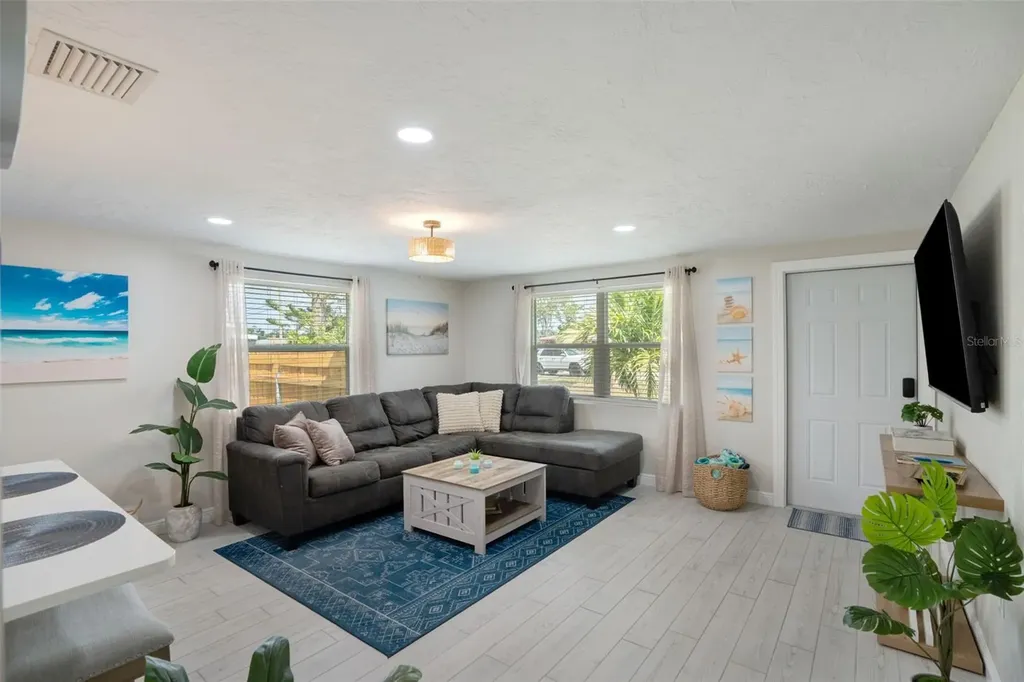 1004 67th Avenue W Bradenton FL 34207