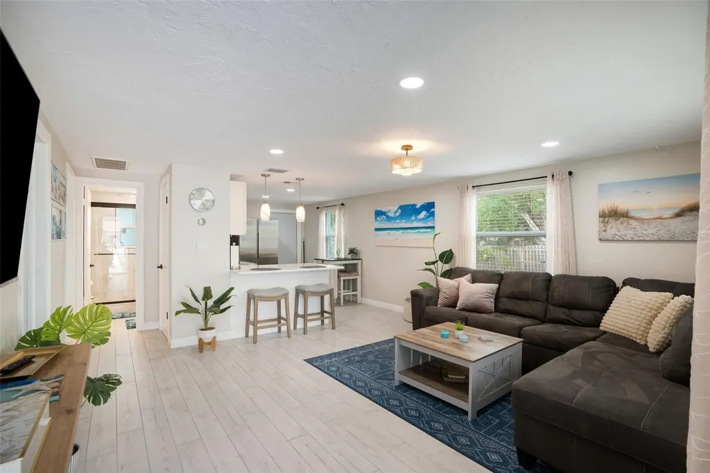 1004 67th Avenue W Bradenton FL 34207