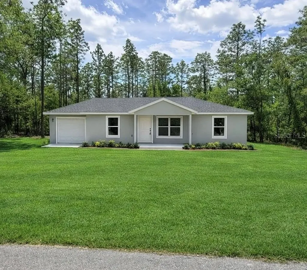 24352 NW Hemlock Avenue Dunnellon FL 34431