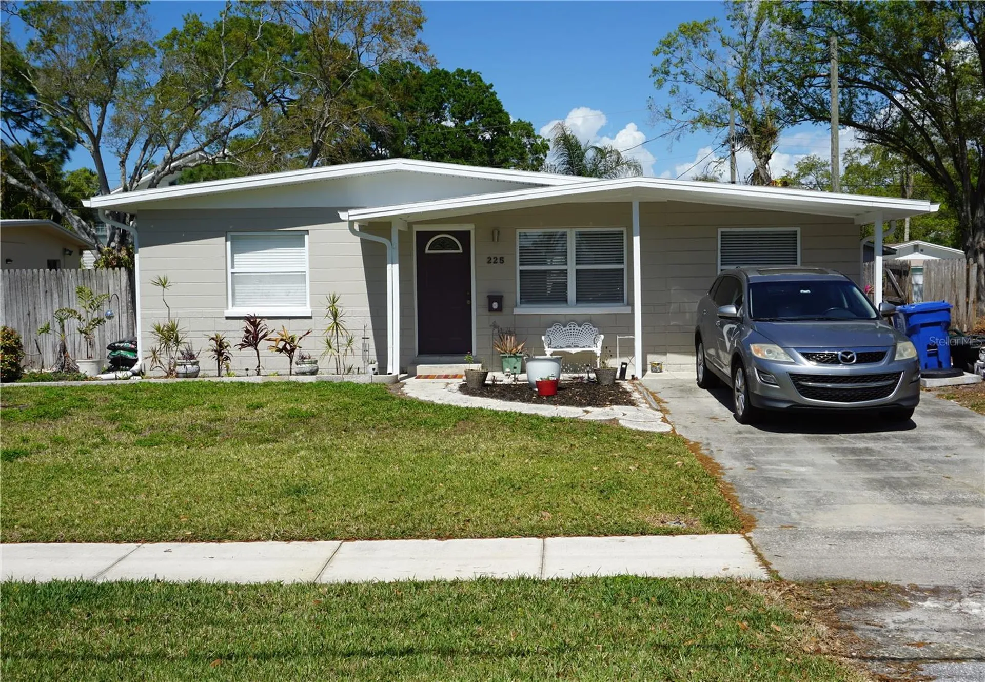 225 83rd Avenue NE St Petersburg FL 33702