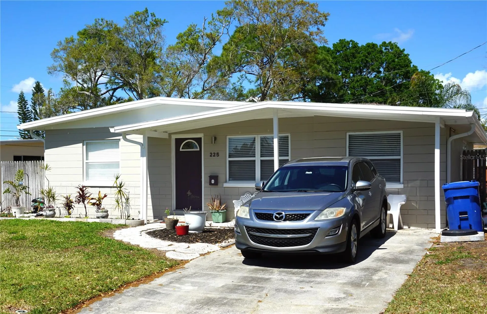 225 83rd Avenue NE St Petersburg FL 33702