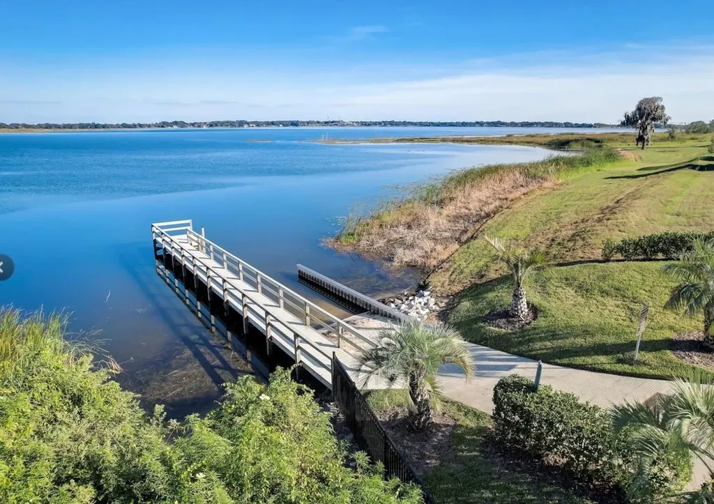 707 Waterfern Trail Drive Auburndale FL 33823