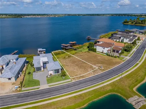 707 Waterfern Trail Drive Auburndale FL 33823