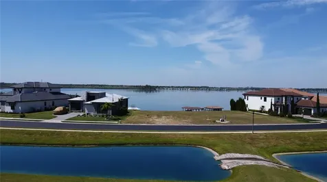 707 Waterfern Trail Drive Auburndale FL 33823