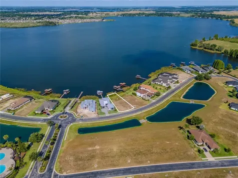 707 Waterfern Trail Drive Auburndale FL 33823