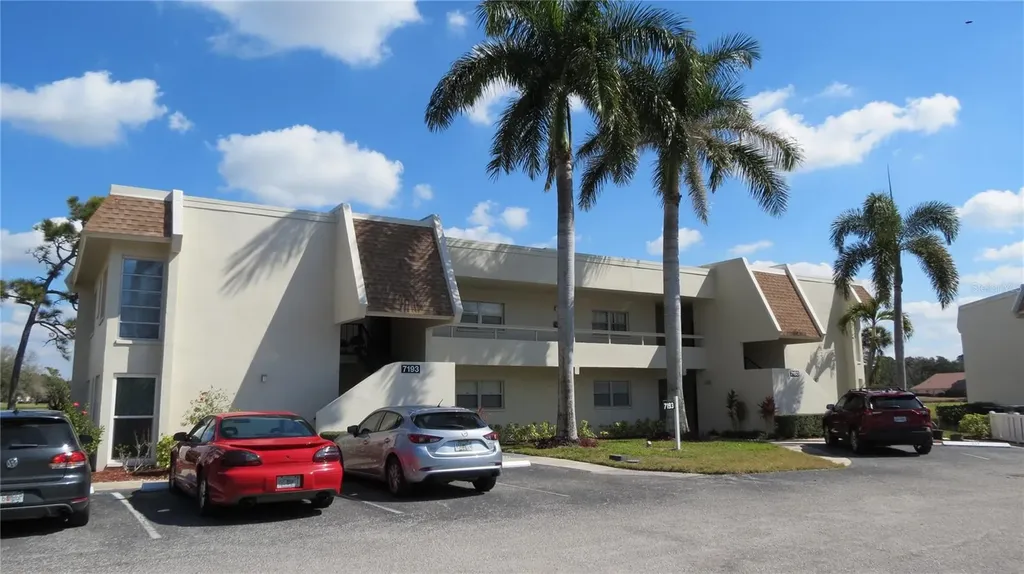 7193 W Country Club Drive N Sarasota FL 34243