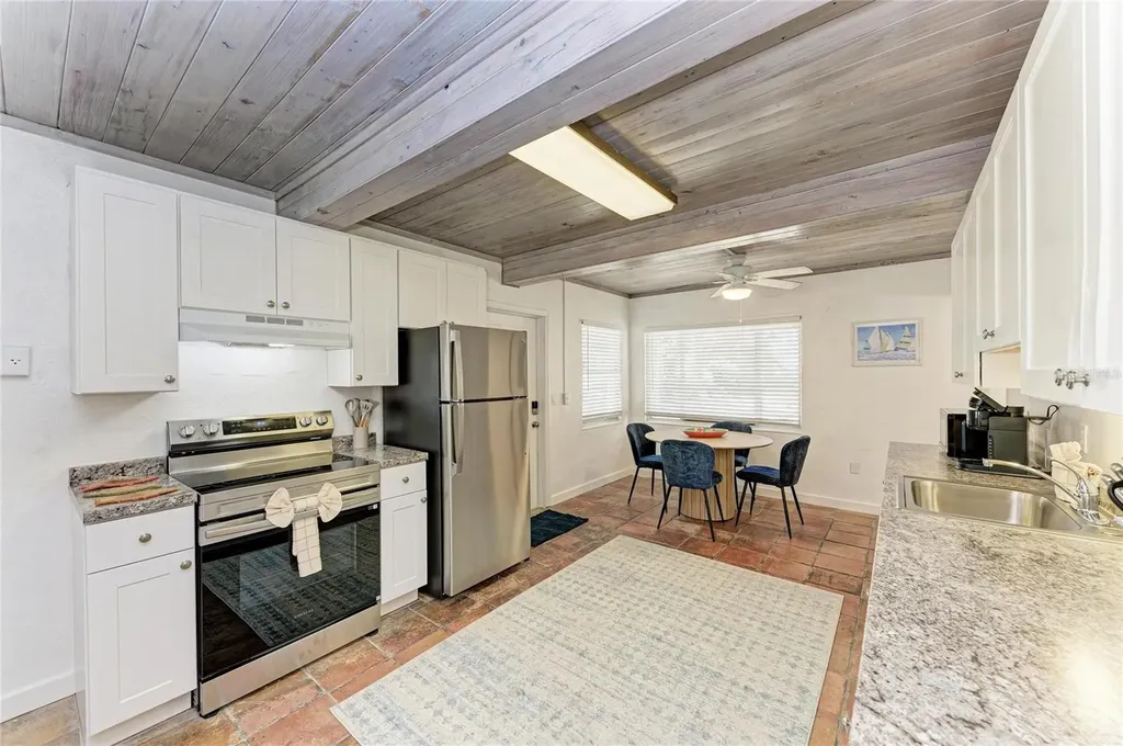 3007 Avenue F Holmes Beach FL 34217