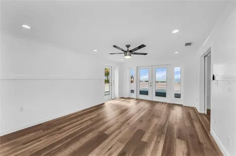 3007 Avenue F Holmes Beach FL 34217