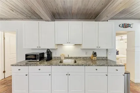 3007 Avenue F Holmes Beach FL 34217