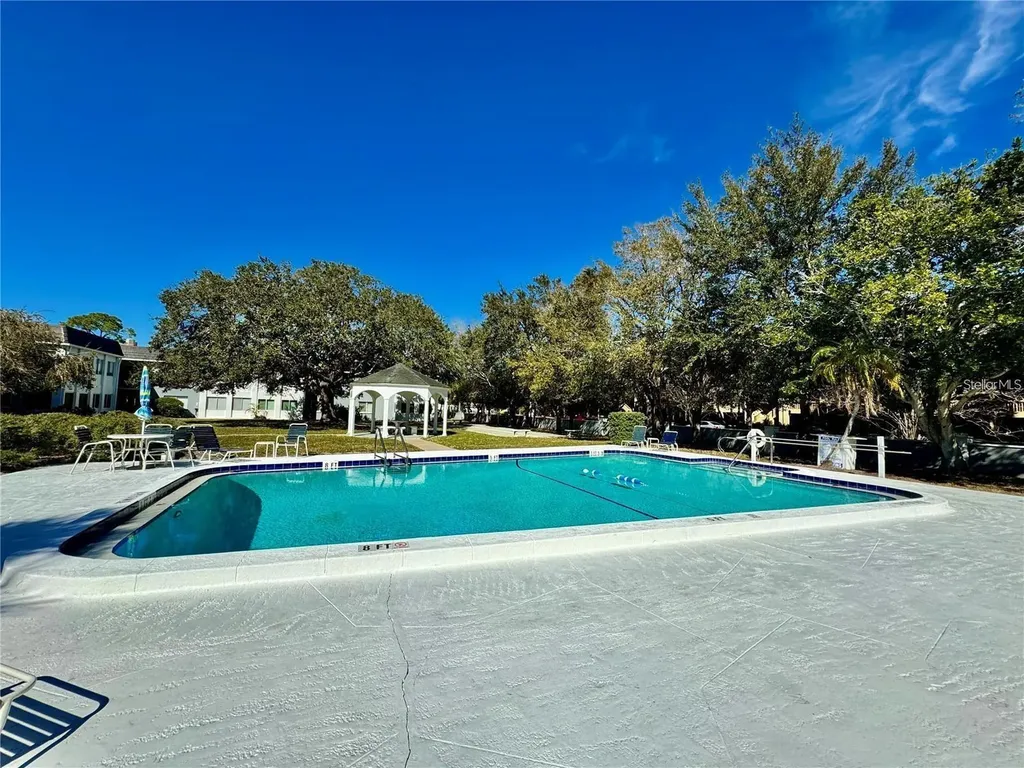 8651 10th Street N St Petersburg FL 33702
