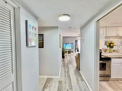 8651 10th Street N St Petersburg FL 33702