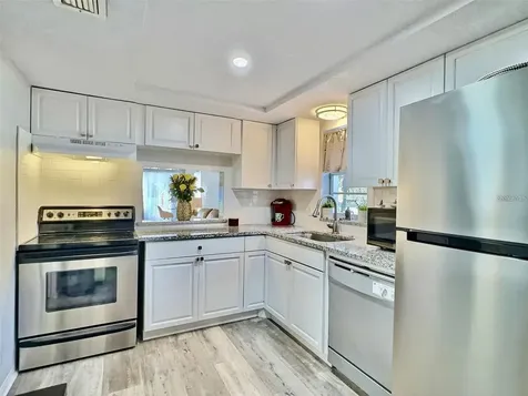 8651 10th Street N St Petersburg FL 33702