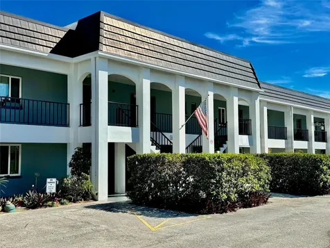 8651 10th Street N St Petersburg FL 33702
