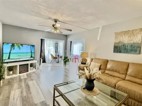 8651 10th Street N St Petersburg FL 33702