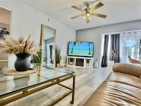 8651 10th Street N St Petersburg FL 33702