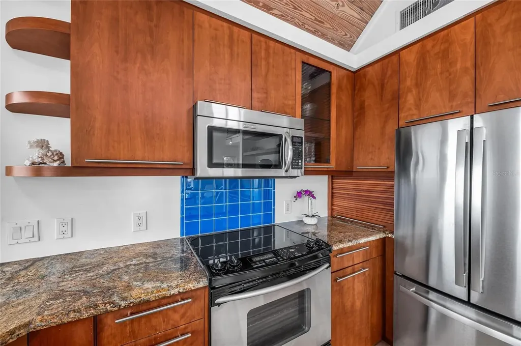 3007 Avenue F Holmes Beach FL 34217