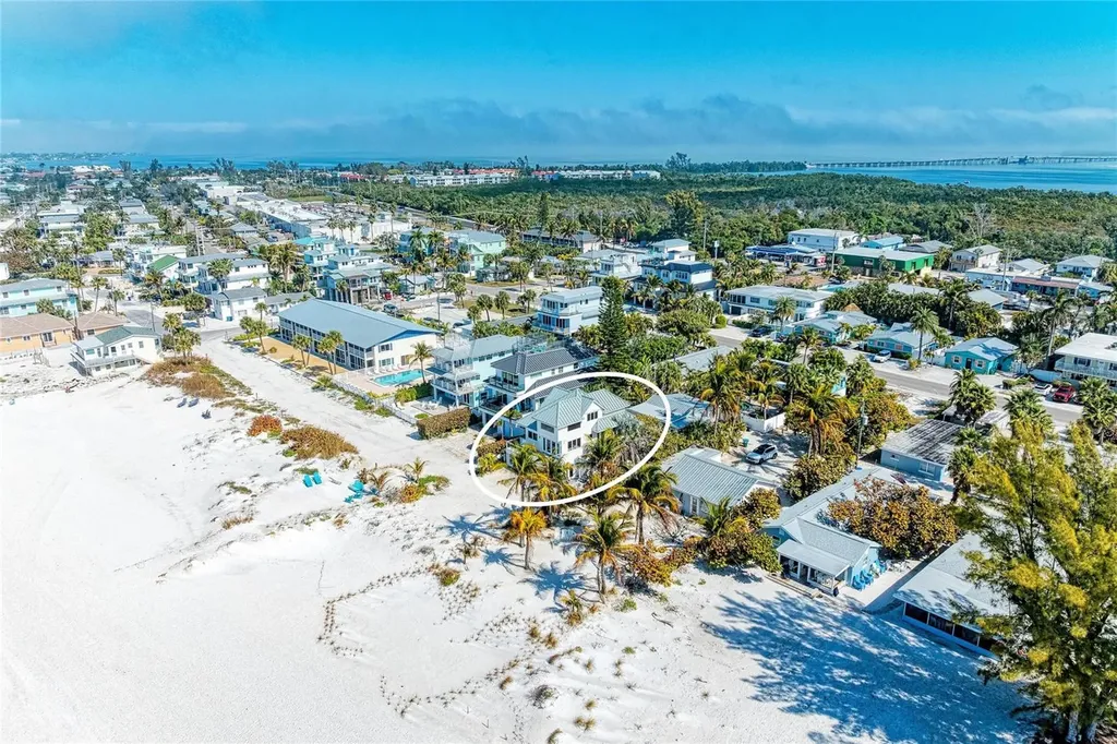 3007 Avenue F Holmes Beach FL 34217