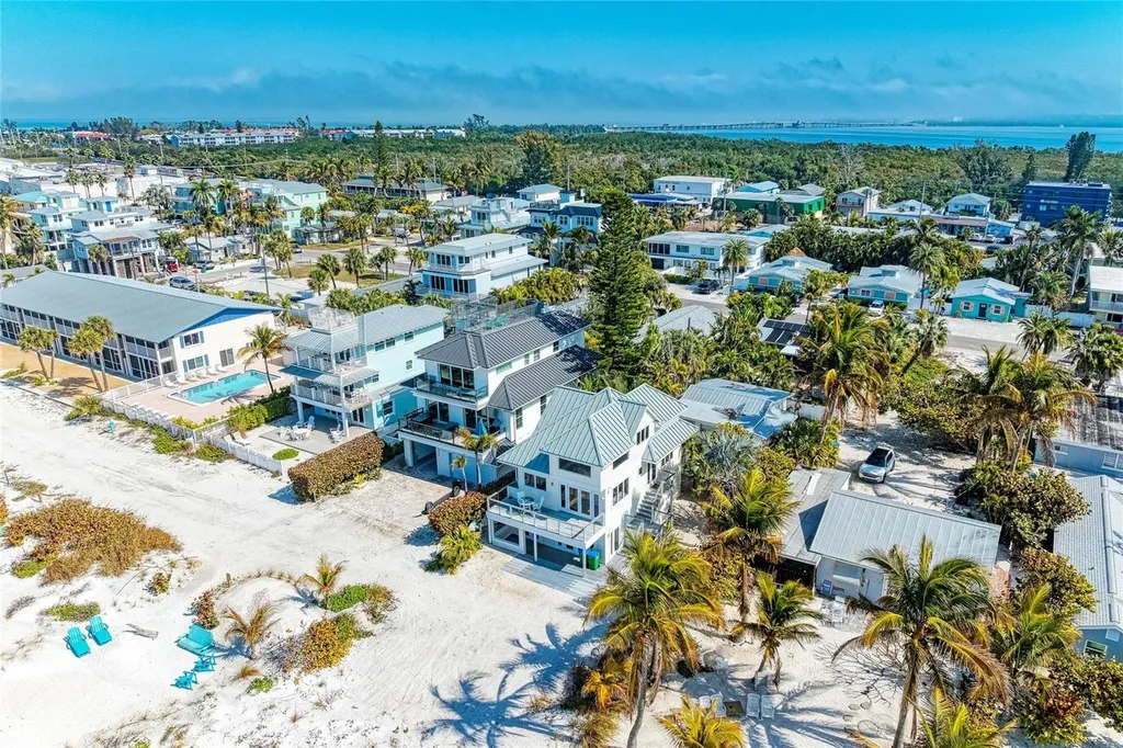 3007 Avenue F Holmes Beach FL 34217