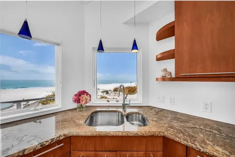 3007 Avenue F Holmes Beach FL 34217