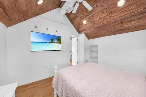 3007 Avenue F Holmes Beach FL 34217