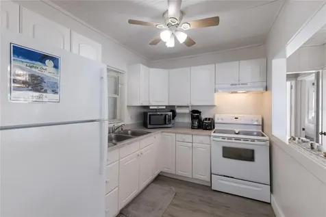 3007 Avenue F Holmes Beach FL 34217