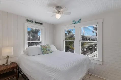 3007 Avenue F Holmes Beach FL 34217