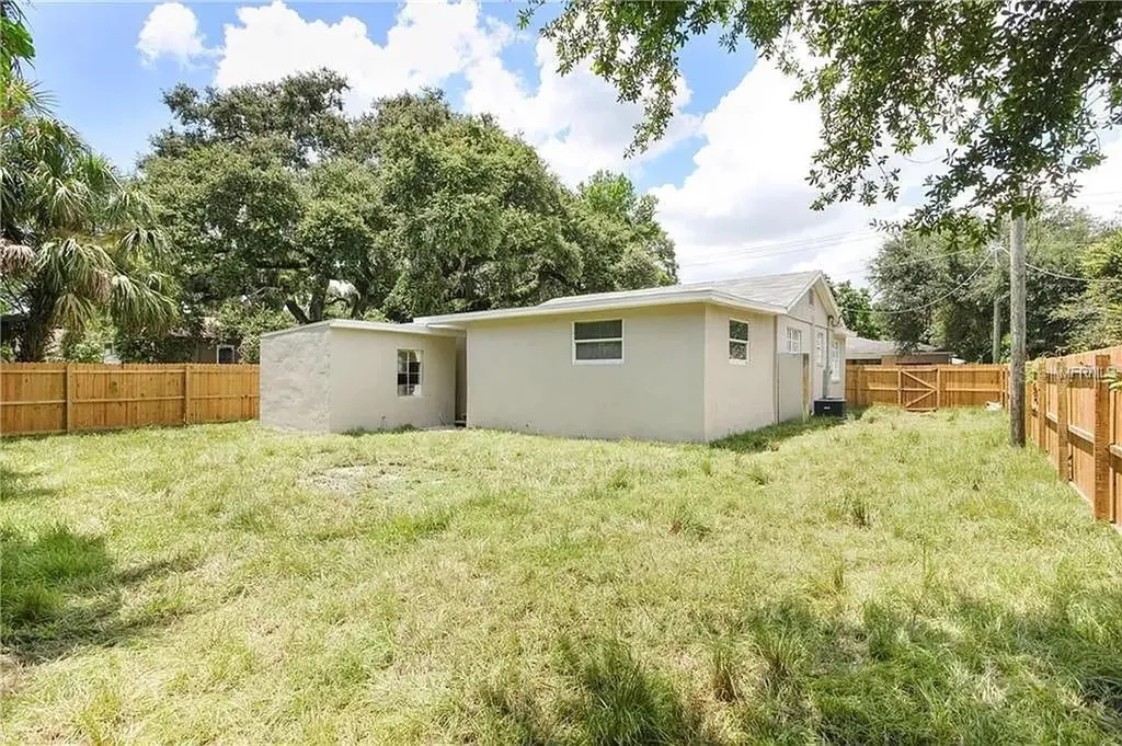 1015 E 24th Avenue Tampa FL 33605
