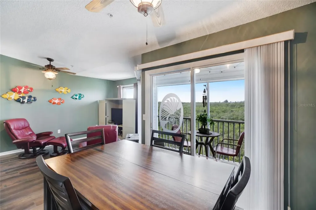 3607 E Bay Drive Holmes Beach FL 34217