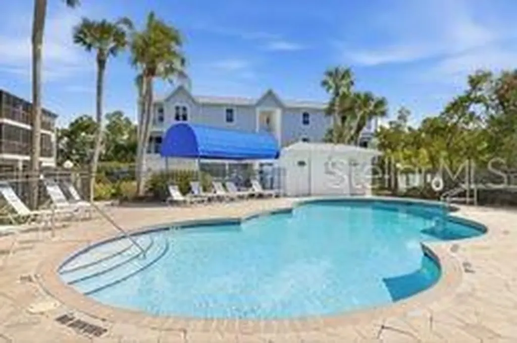 3607 E Bay Drive Holmes Beach FL 34217