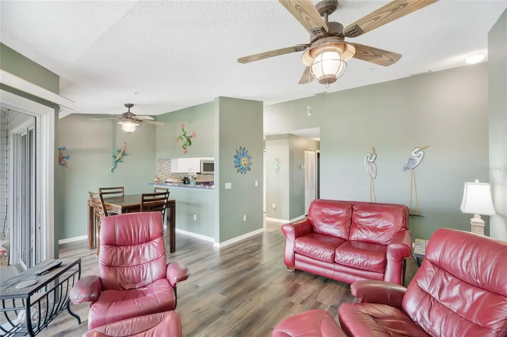 3607 E Bay Drive Holmes Beach FL 34217