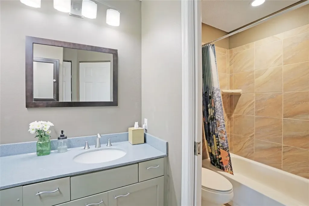 3607 E Bay Drive Holmes Beach FL 34217