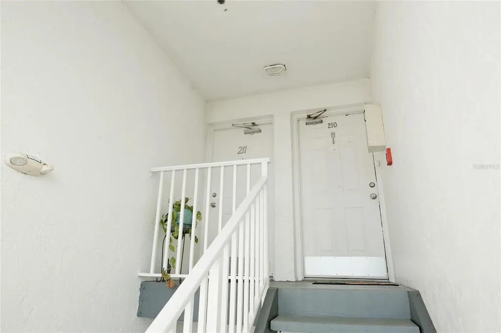 3607 E Bay Drive Holmes Beach FL 34217