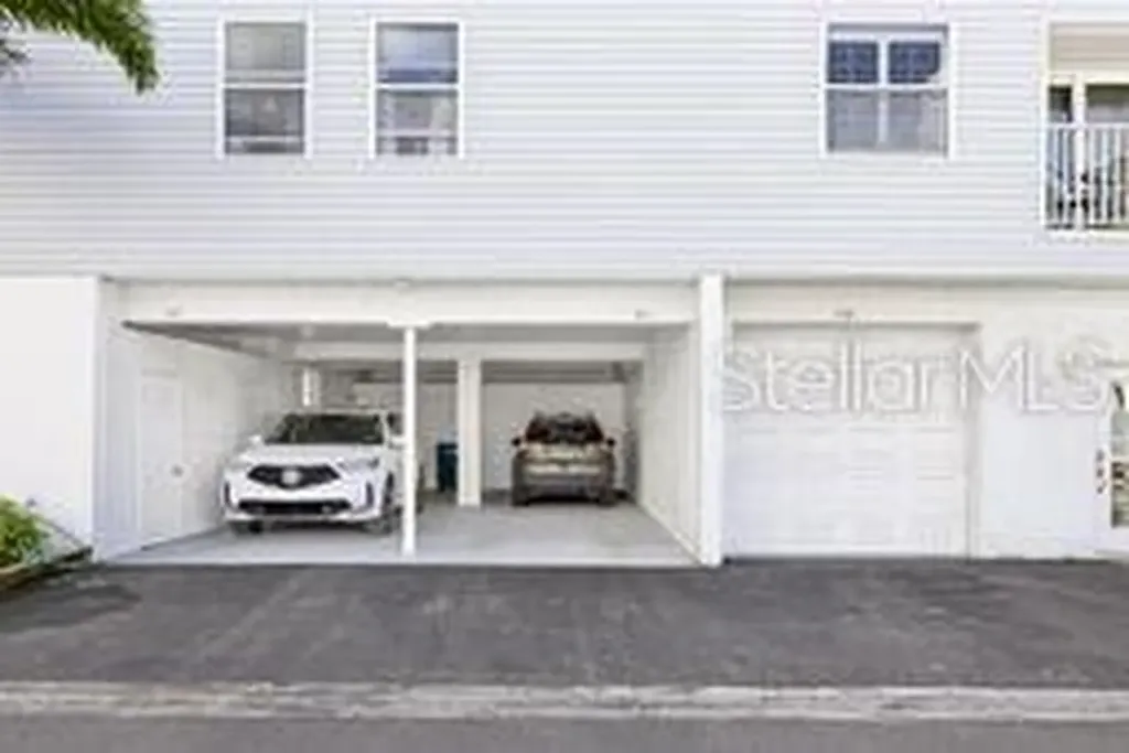 3607 E Bay Drive Holmes Beach FL 34217