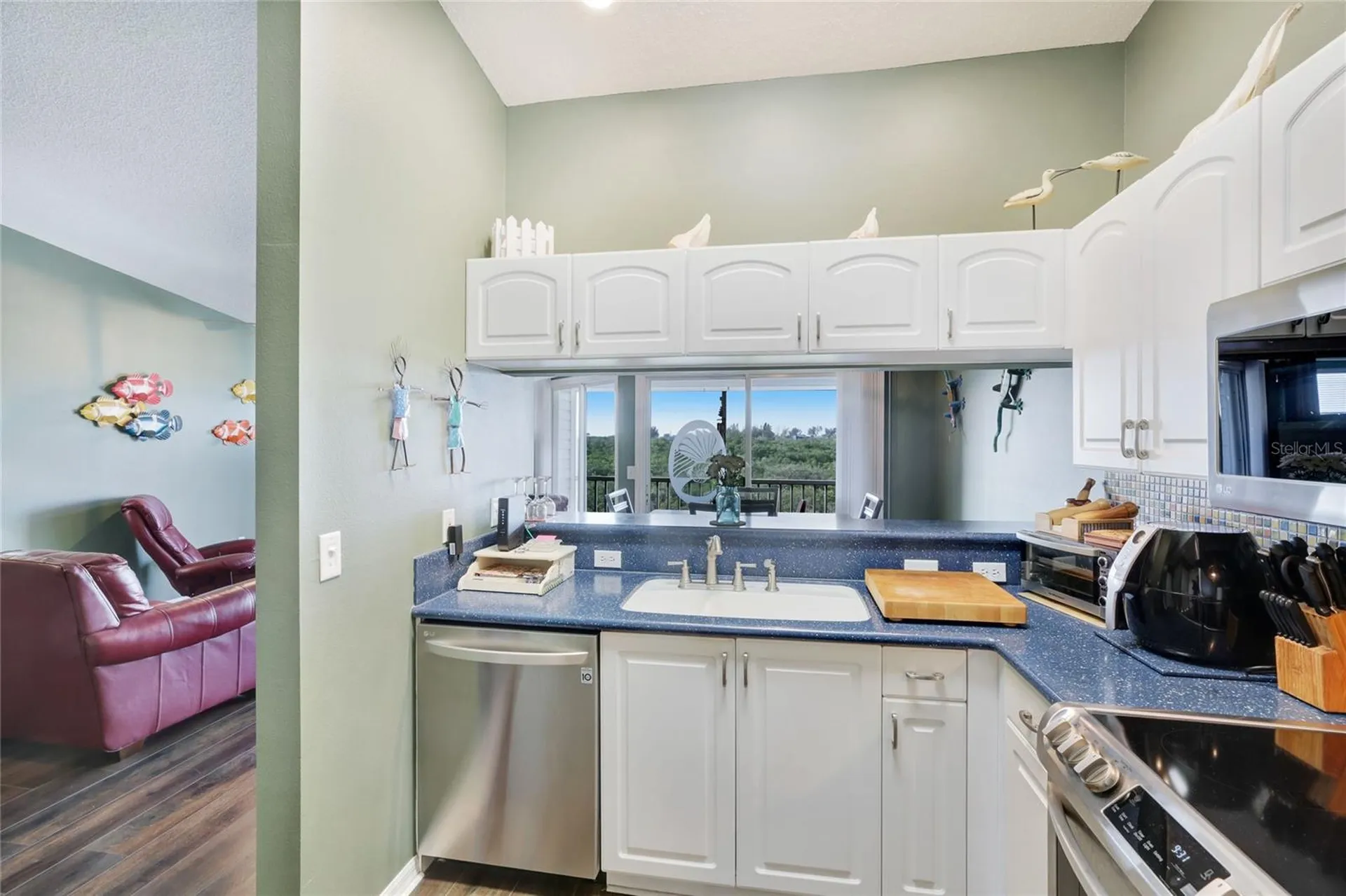 3607 E Bay Drive Holmes Beach FL 34217