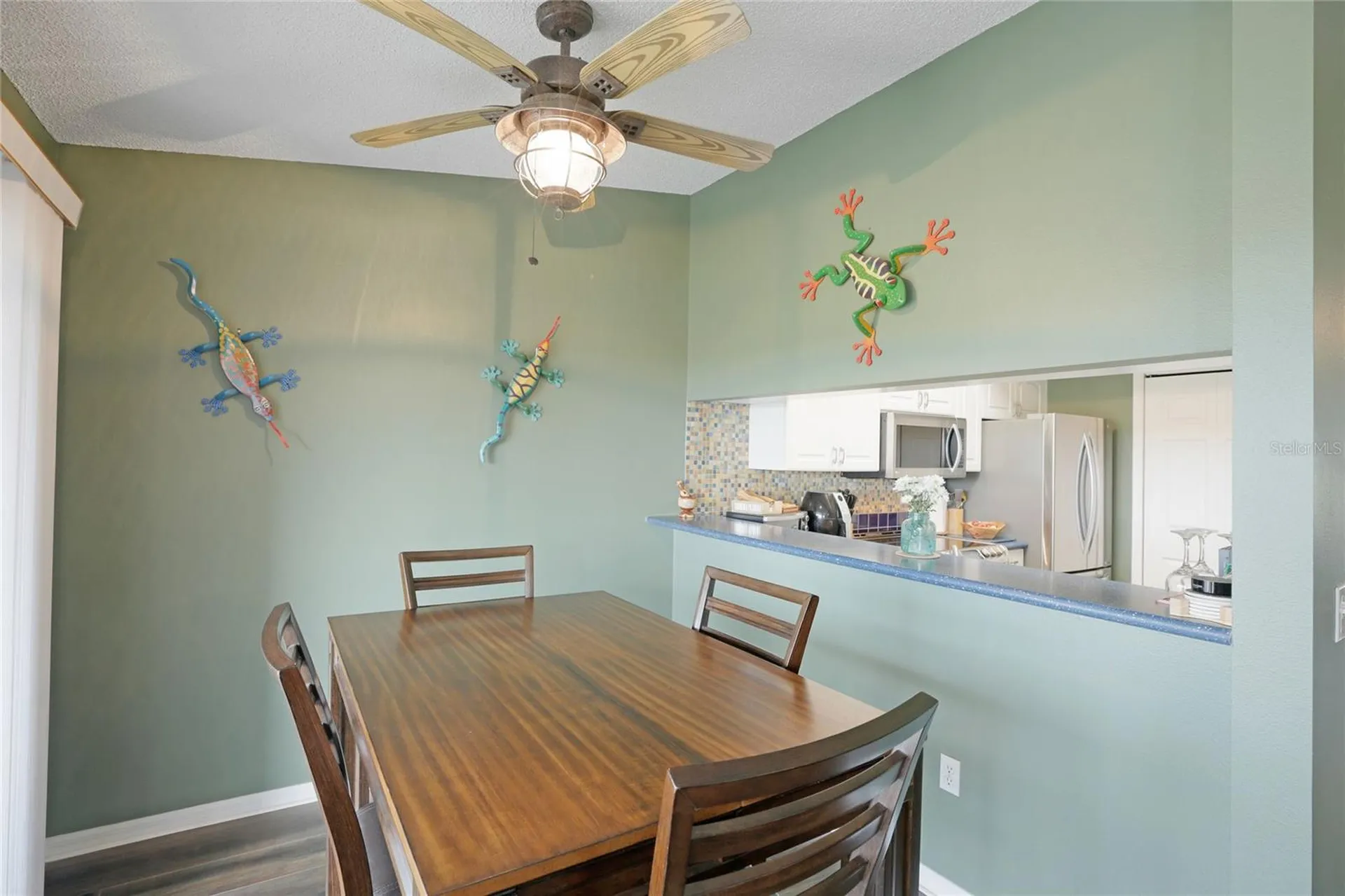 3607 E Bay Drive Holmes Beach FL 34217