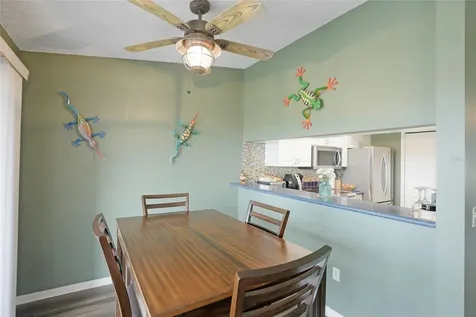 3607 E Bay Drive Holmes Beach FL 34217