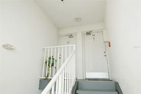 3607 E Bay Drive Holmes Beach FL 34217