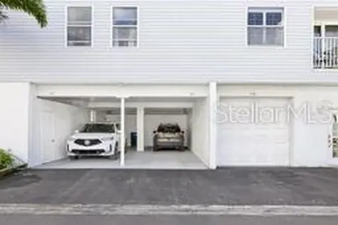 3607 E Bay Drive Holmes Beach FL 34217