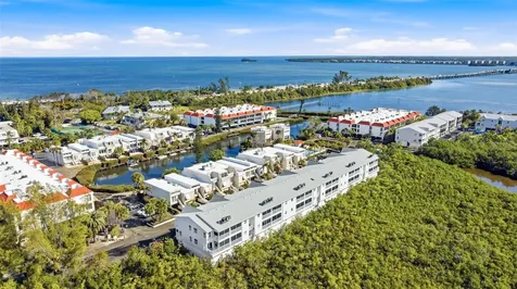 3607 E Bay Drive Holmes Beach FL 34217