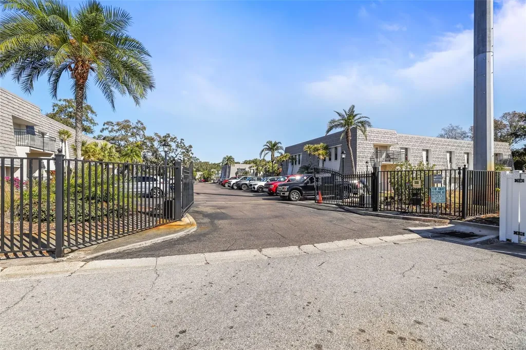 704 Lyndhurst Street Dunedin FL 34698