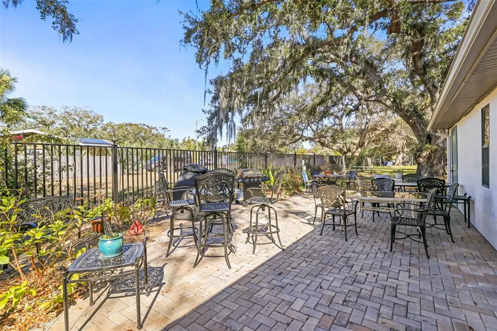 704 Lyndhurst Street Dunedin FL 34698