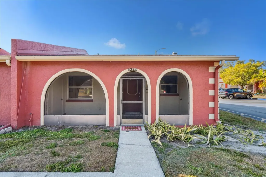 6324 Bonnie Bay Circle N Pinellas Park FL 33781