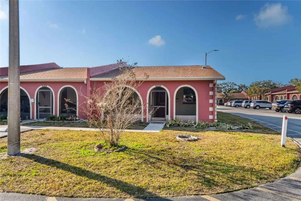 6324 Bonnie Bay Circle N Pinellas Park FL 33781