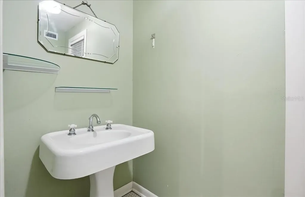 2313 W Bristol Avenue Tampa FL 33609