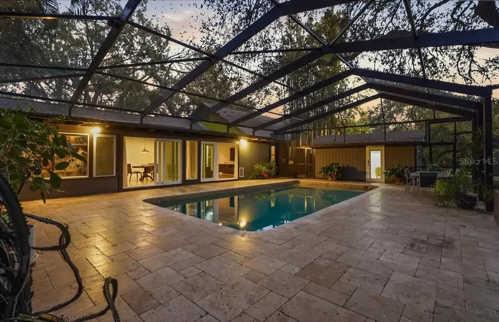 2313 W Bristol Avenue Tampa FL 33609